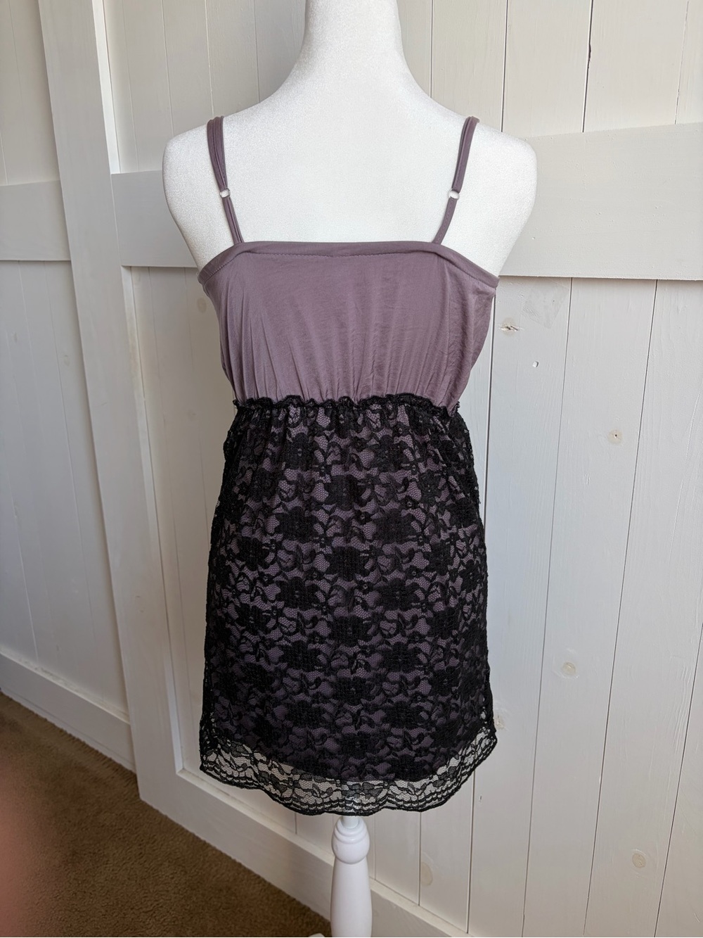 Lace Ruffle Dress - Picture 5 of 6